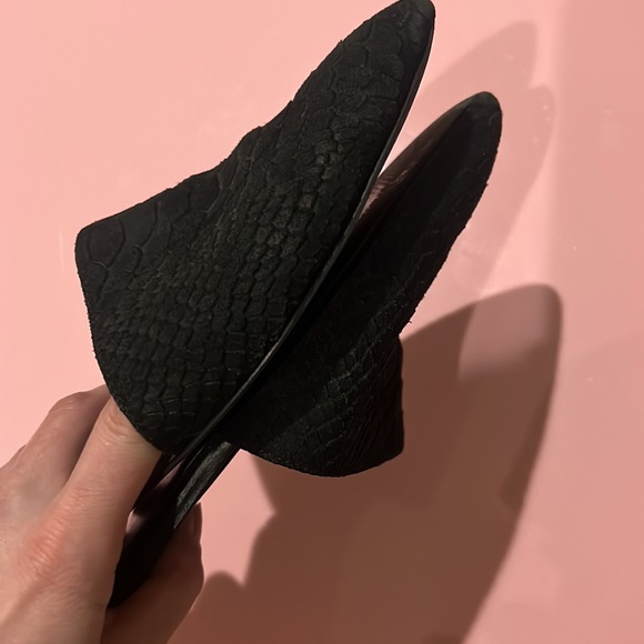 Silence + Noise black leather Slid-On -8M snake print - Picture 6 of 9